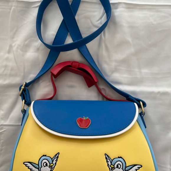 Loungefly Disney Snow White Handbag (Like New) - Picture 14 of 16